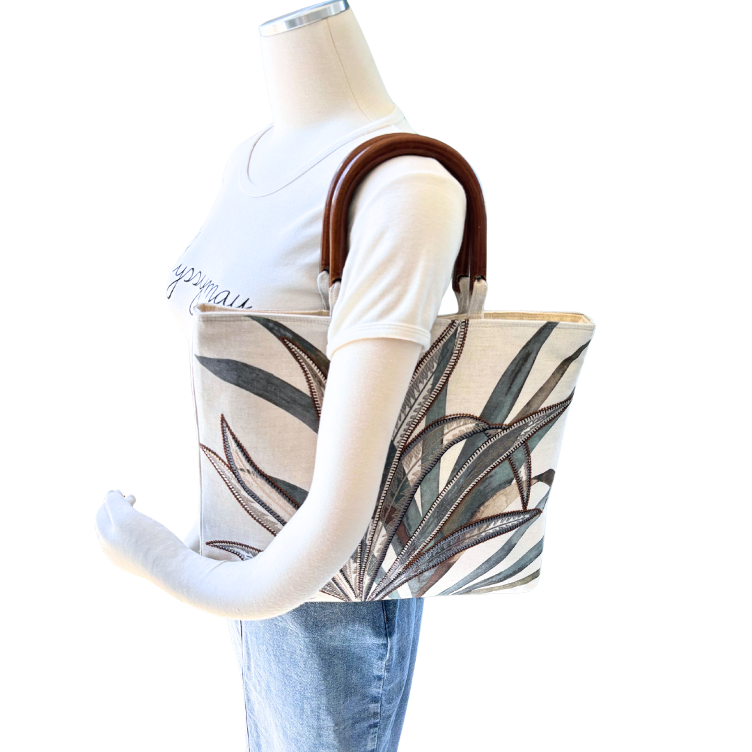 Port Douglas Days Large Shopper with Horse Shoe Handles (Soft Greens)